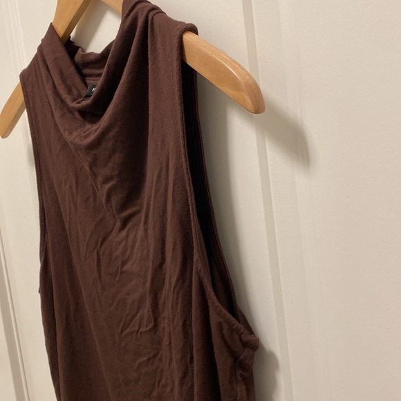 Cowl-neck sleeveless RW&Co top - Picture 2 of 9